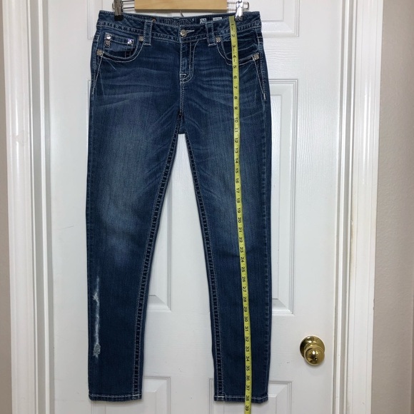 Miss Me Stretchy Distressed Detail Mid Rise Skinny Medium Wash Jeans  29 - Picture 13 of 15